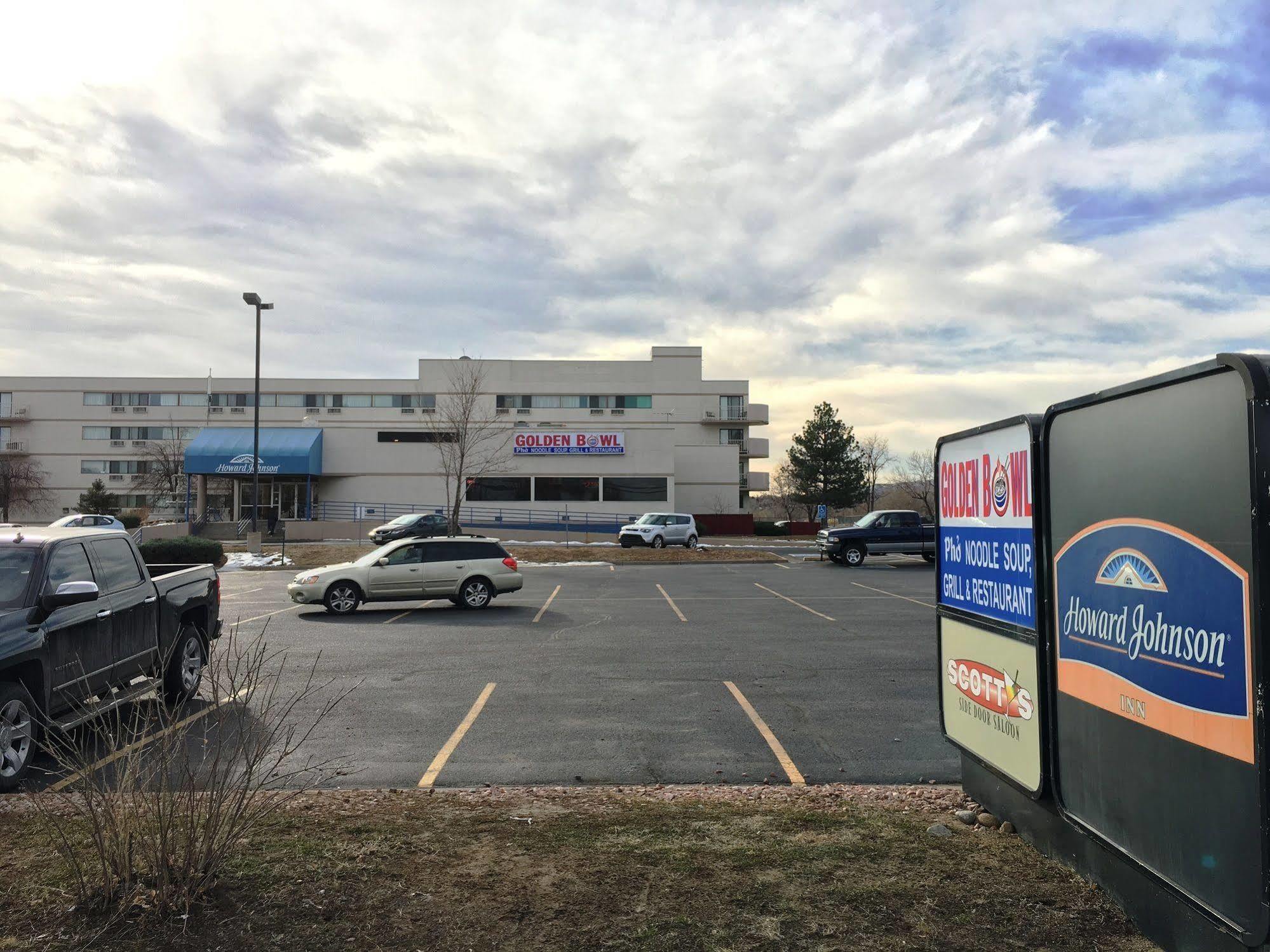 Howard Johnson By Wyndham Denver West Wheat Ridge Exterior photo